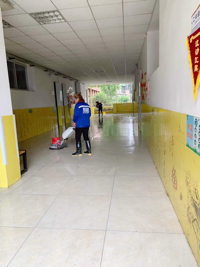 重慶市大渡口區鋼城實驗學校全方位地面防滑處理